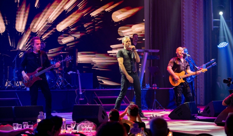 MERİT ROYAL DIAMOND, HALUK LEVENT ŞARKILARI İLE COŞTU