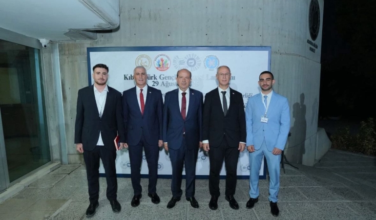 Çalışma ve Sosyal Güvenlik Bakanı Oğuzhan Hasipoğlu, Kıbrıs Türk Gençlik Zirvesi Lansmanı’nda konuştu.